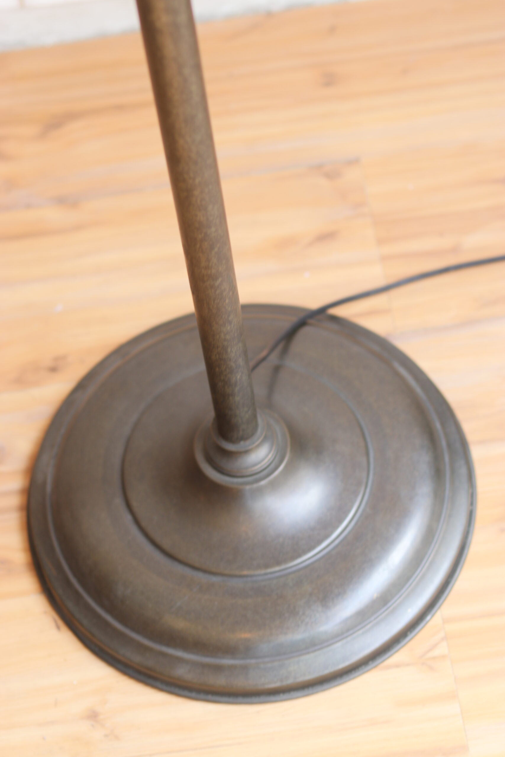 Lampadaire orientable en métal patiné, années 1970 – Image 2