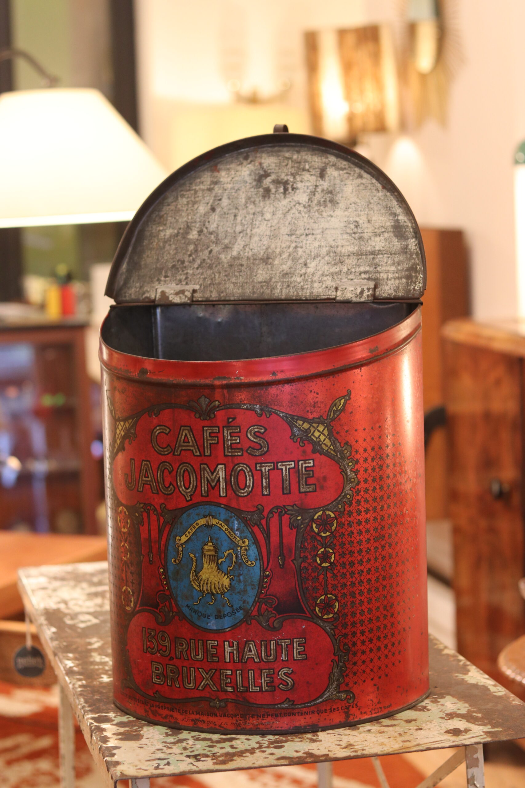 Boîte à café Jacqmotte en tôle lithographiée, début XXe siècle – Image 4