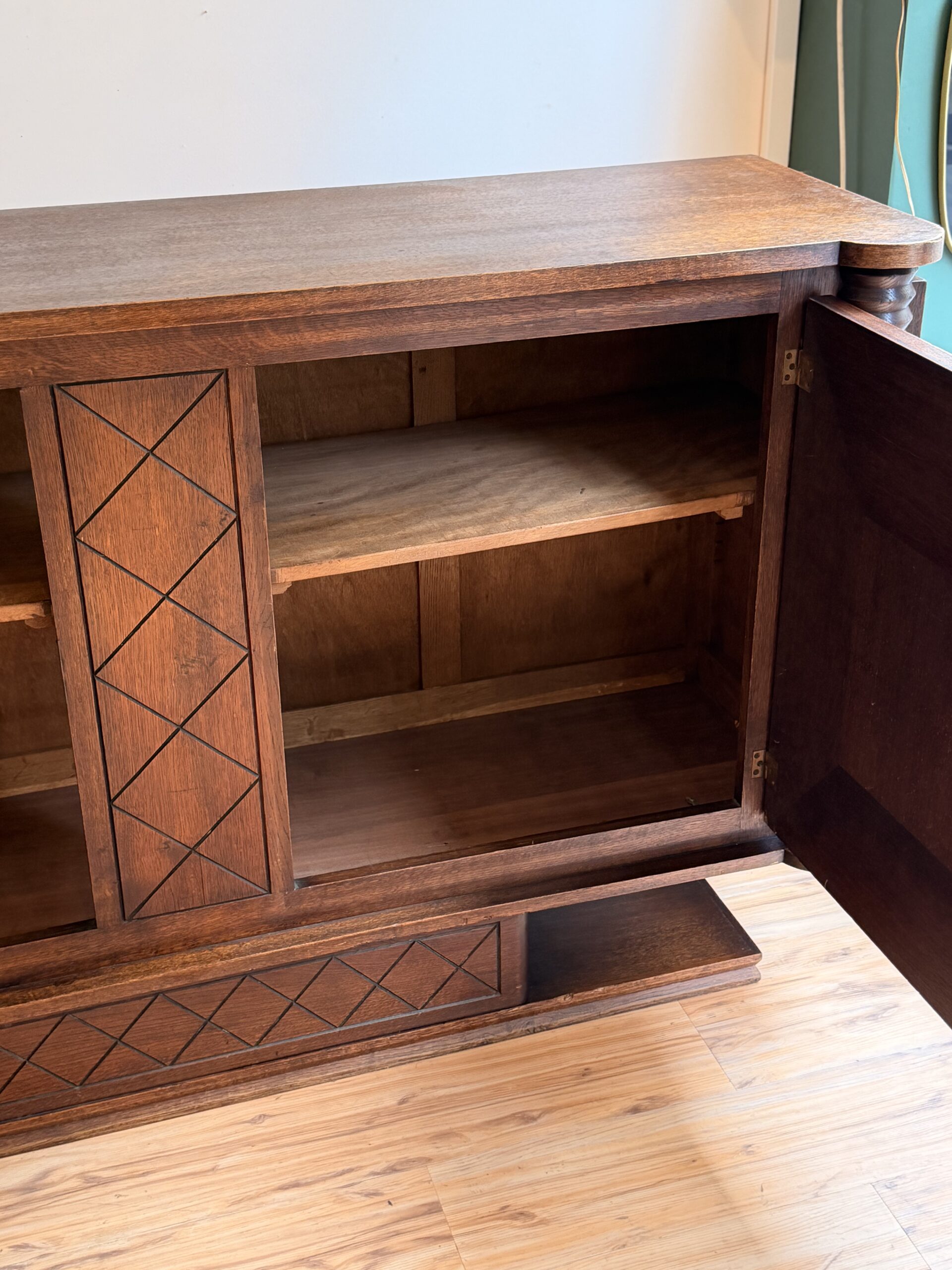 Buffet Art déco, travail français vers 1940, dans l'esprit de Charles Dudouyt – Image 7