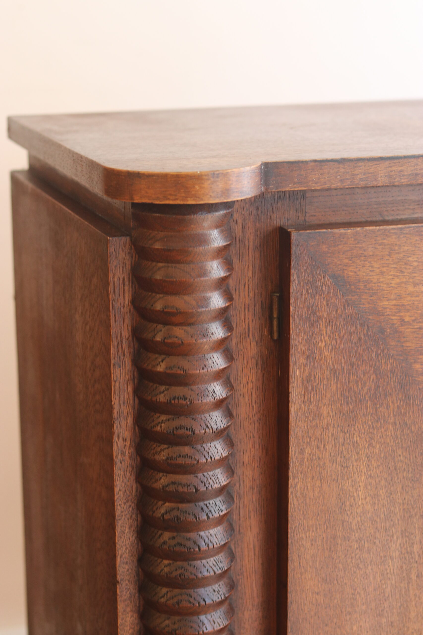 Buffet Art déco, travail français vers 1940, dans l'esprit de Charles Dudouit