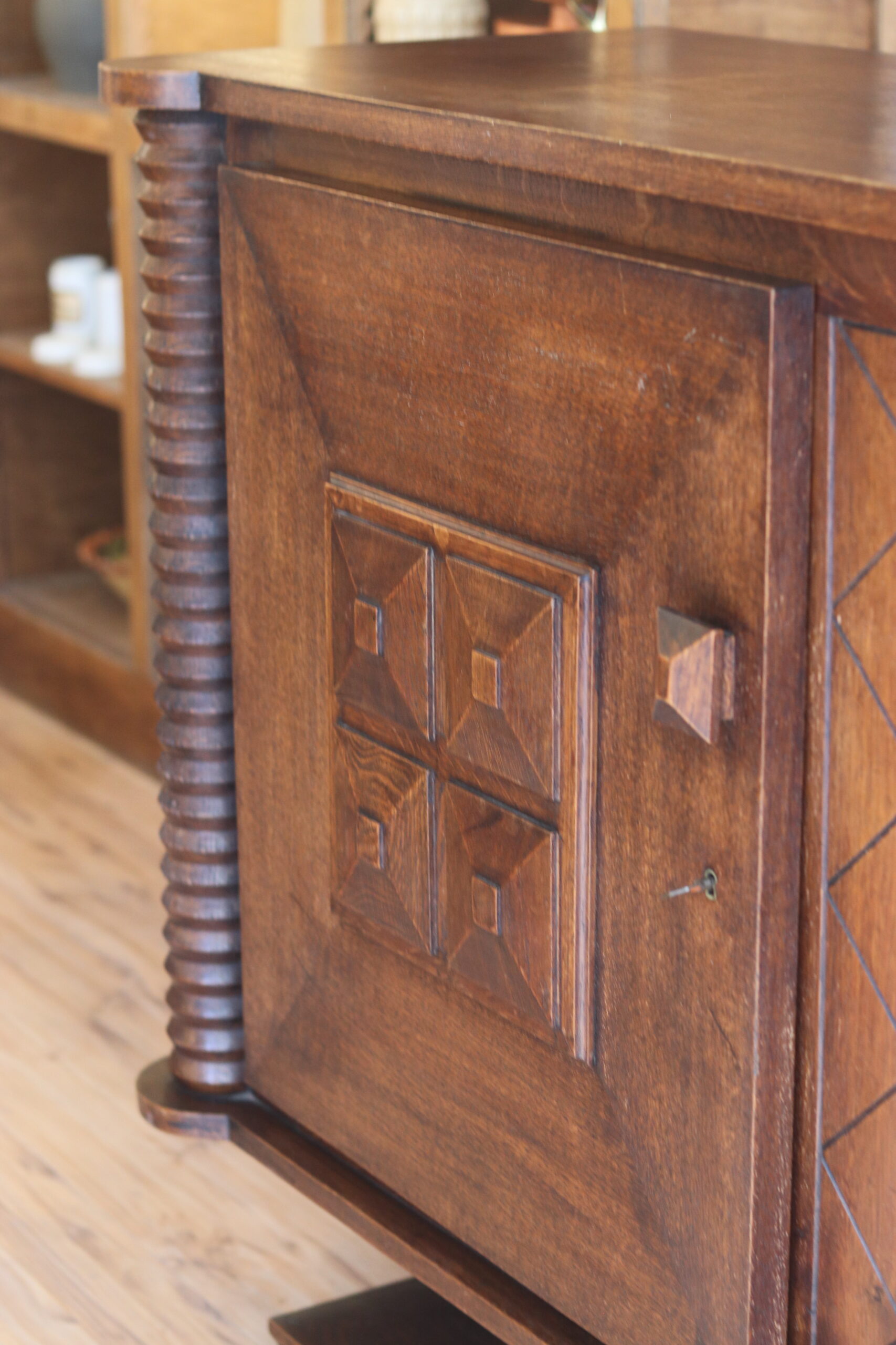 Buffet Art déco, travail français vers 1940, dans l'esprit de Charles Dudouyt – Image 12