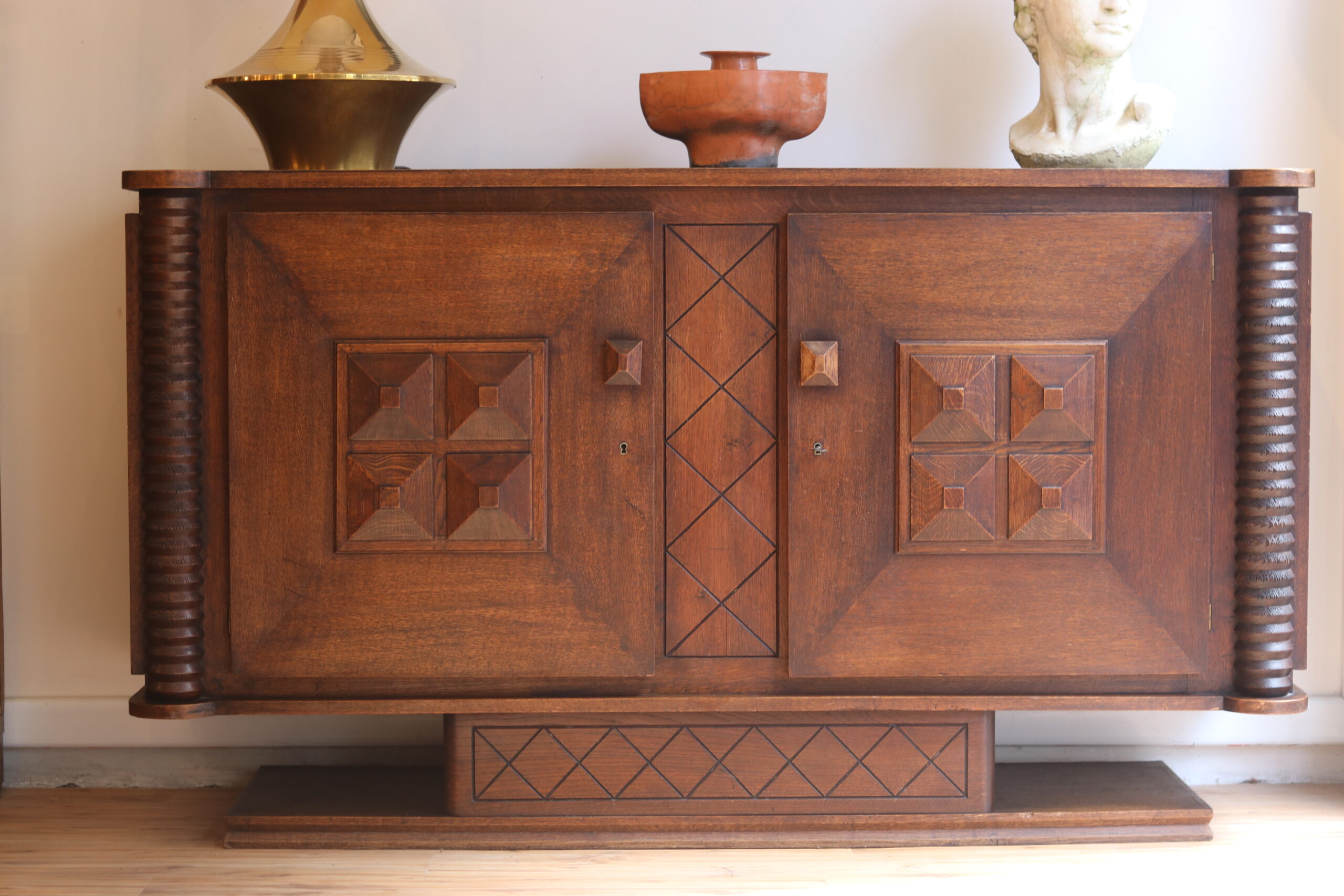 Buffet Art déco, travail français vers 1940, dans l'esprit de Charles Dudouyt – Image 5