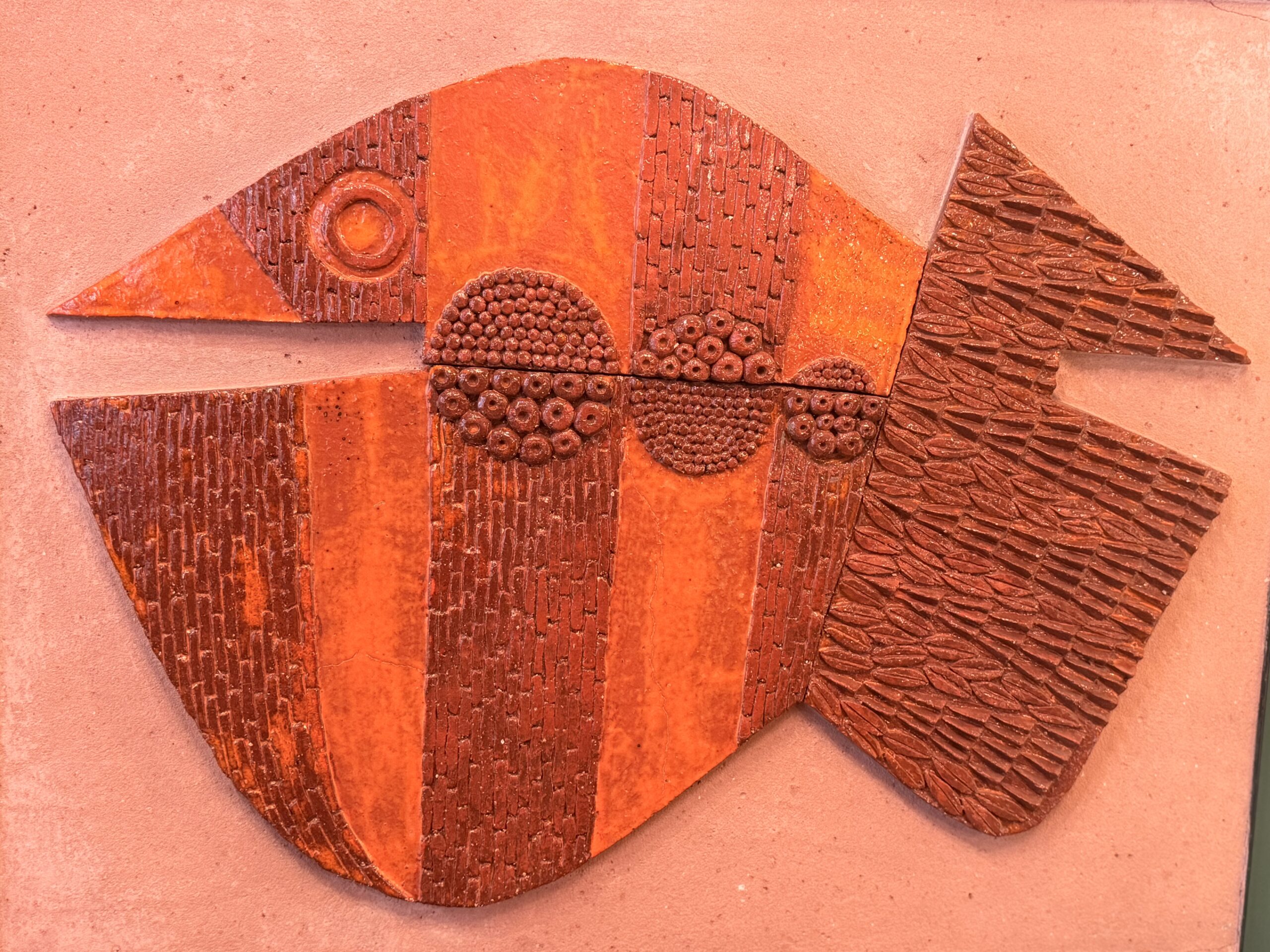 Grand panneau mural en céramique, poisson stylisé – années 60 – Image 7
