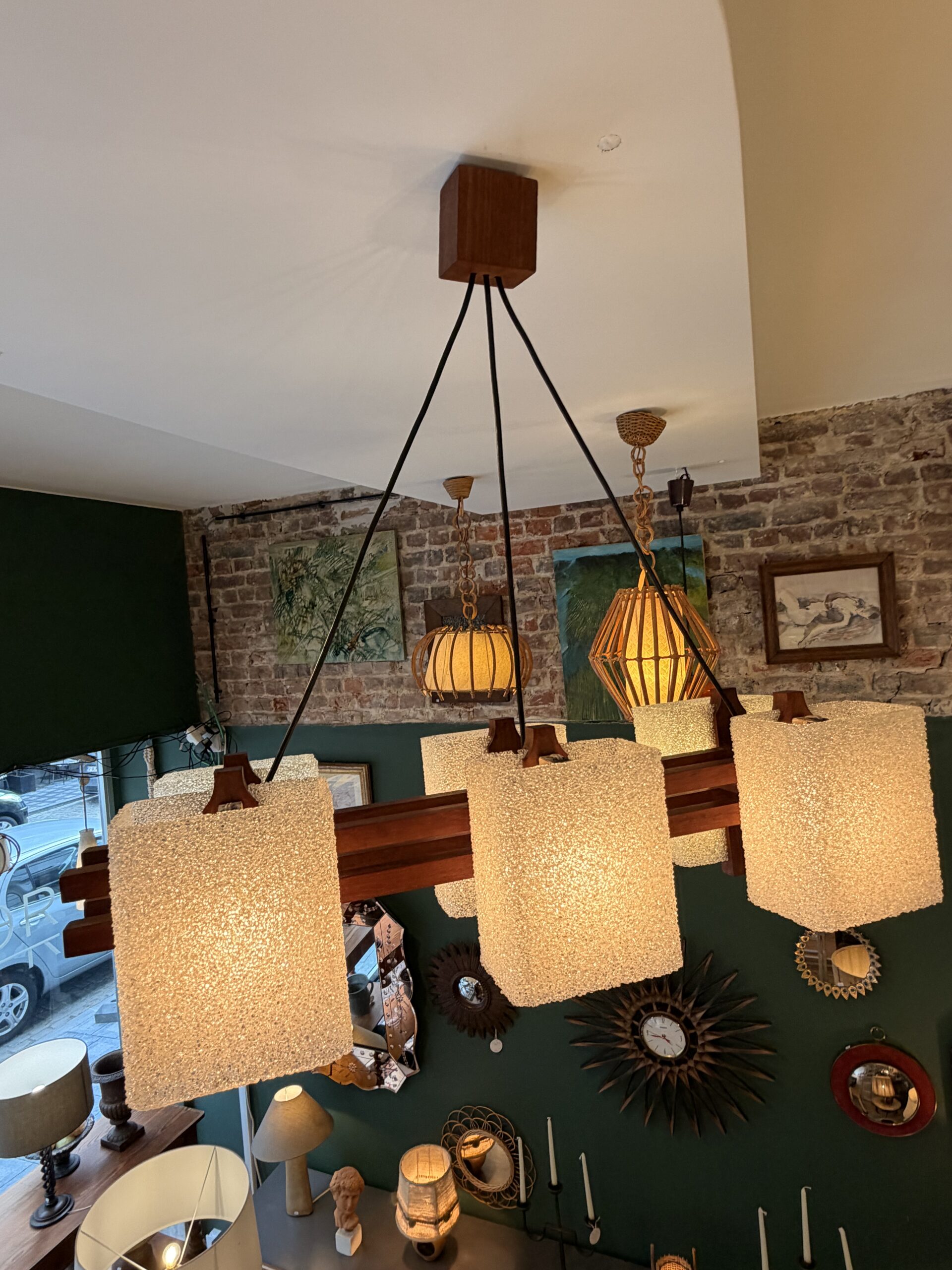 Suspension scandinave des années 60 en teck et perspex – Image 3