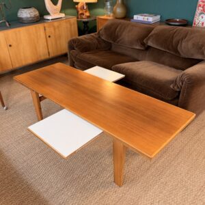 Table basse Wilhelm Renz des années 60 en hêtre