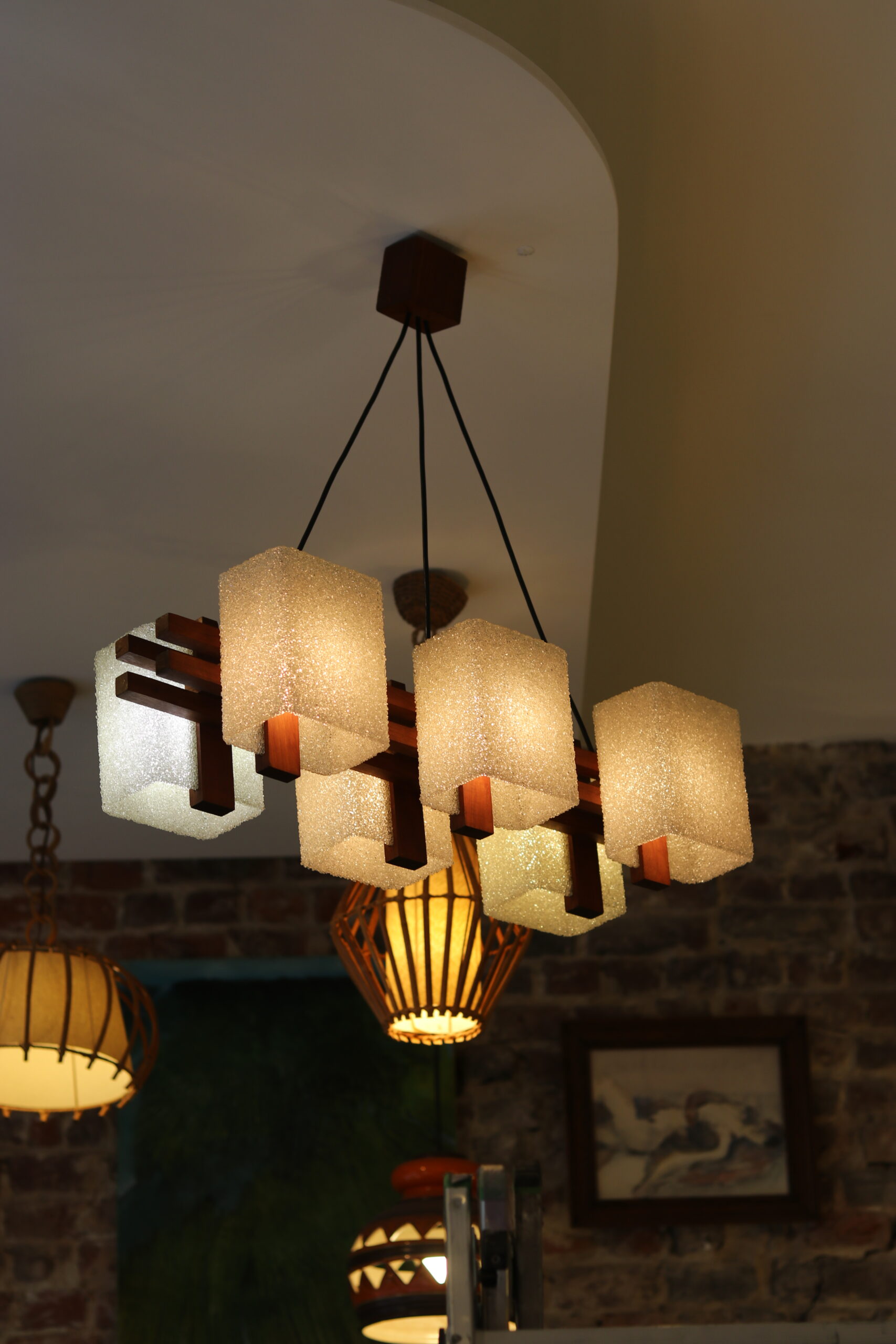 Suspension scandinave des années 60 en teck et perspex – Image 6