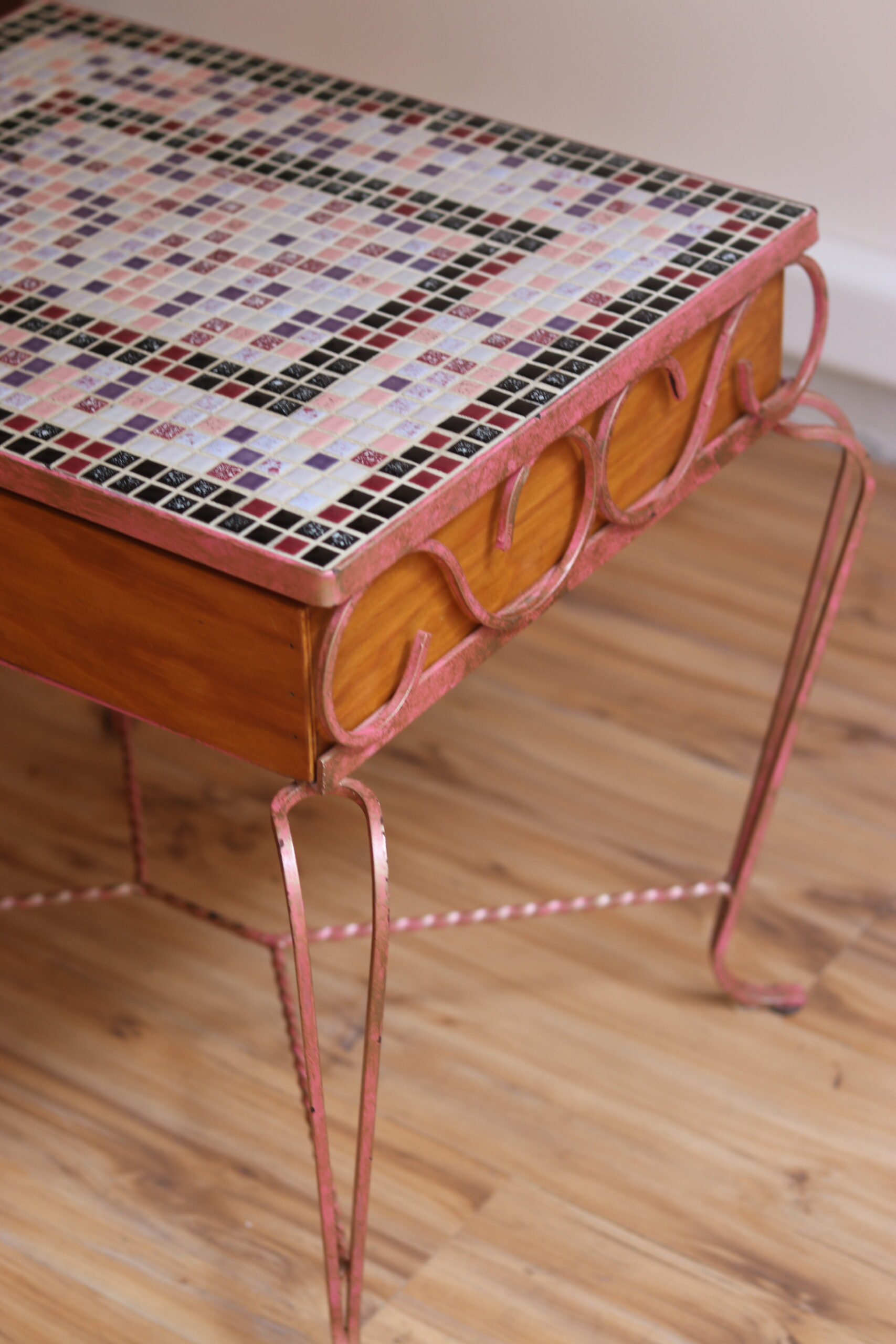 Petite table d'appoint en fer forgé et mosaïque, années 50-60 – Image 4